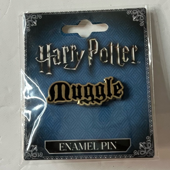 Harry Potter “Muggle” Enamel Pin by Ata-Boy - New in Package - Picture 2 of 5